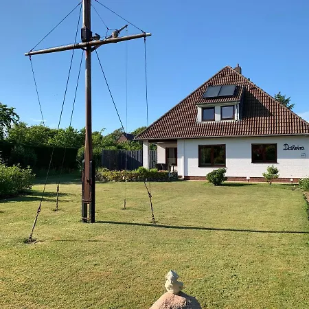Haus Daheim Апартаменты Utersum